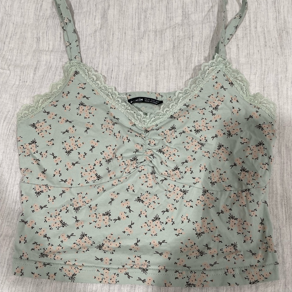 Light green lace top with flowers